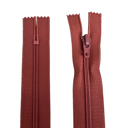 Nylon Dress & Skirt Closed End Zip 18" (46cm) With Self Colour Metal Slider Pins & Needles