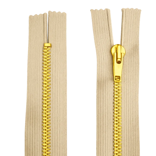 Metal Closed Ended Zip 24" (61cm) With Gold Metal Puller & Teeth Pins & Needles
